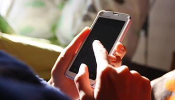 携帯の通信速度比較、最速の事業者は？