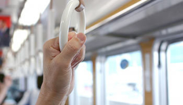JR西日本、電車内に抗ウイルス・抗菌加工、混雑情報も提供