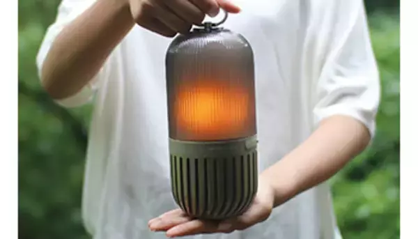 焚き火のゆらぎと音楽が流れる「ゆらぎカプセルスピーカー」