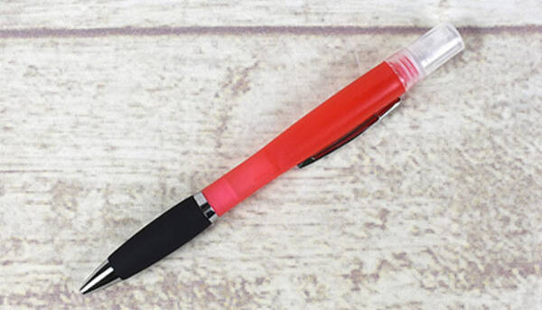 ノック がスプレーの噴射口 胸ポケットに 消毒液が携帯できるペン 21年2月14日 エキサイトニュース