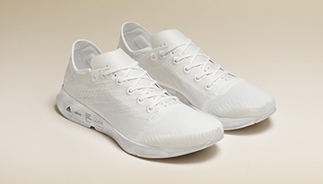 アディダスとオールバーズ、カーボンフットプリントを大幅削減したフットウェアを共同開発