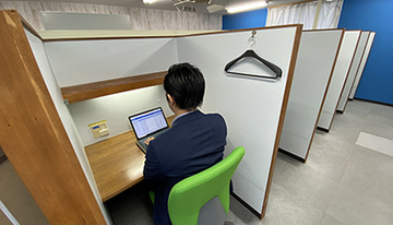 どこよりも集中できる大人のための会員制「勉強カフェ」、大阪・天王寺エリアにオープン