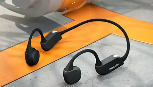 アウトドアで使いやすい機能を凝縮！　フィリップスから骨伝導ヘッドホン「TAA6606」