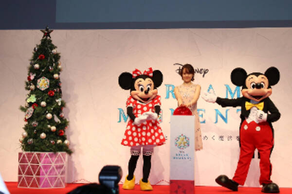 速報 トリンドル玲奈さんとミッキー ミニーが登場 東急とディズニーがコラボのオープニングセレモニーを開催 17年11月1日 エキサイトニュース