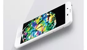 2018年版 Xperia Xz2シリーズ Xz2とcompactとpremiumは何が違う 比べてわかった3モデルの デザイン サイズ の意外な差 2018年8月8日 エキサイトニュース 4 5