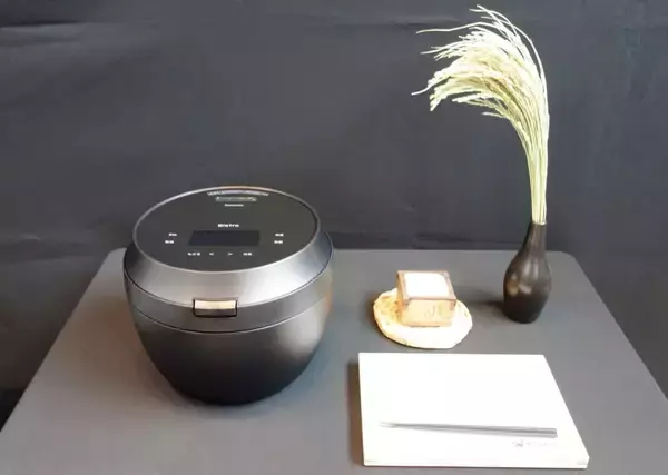 Bistro「Wおどり炊き SR-X9Eシリーズ」は内釜の米と水の状態を見極めて炊き分けるから、いつでもおいしいごはんが炊ける
