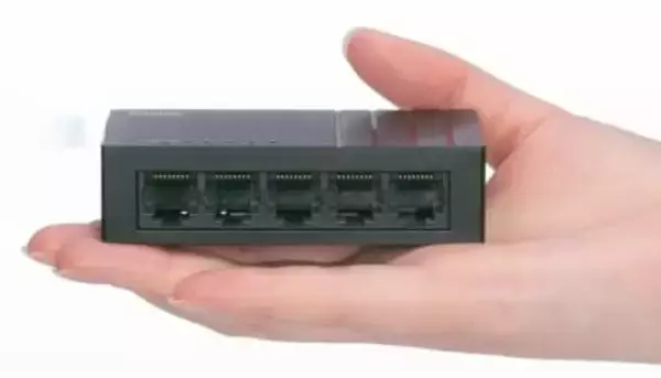 USB Type-C給電でスッキリ！ サンワサプライの超小型ギガビット対応5ポートハブ