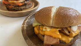 今冬のマクドナルド新バーガーは刺激的！　サムライマックのニューカマーを実食