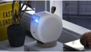 Google TV OS内蔵でBluetoothスピーカーにもなる 寝室に最適なBenQの天井モバイルプロジェクター「GV32」