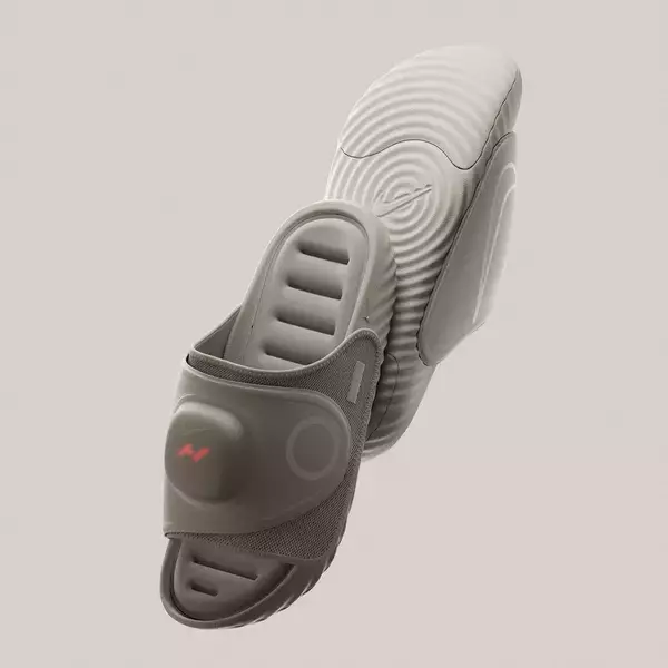 温熱と振動で足元の疲れをケアするサンダル ナイキ「Air Zoom Hyperslide」