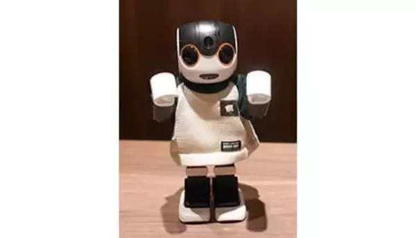 AIロボットの先駆け！ 10周年でさらに進化した「ロボホン」の実力とは！？