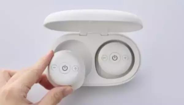 ワイヤレスイヤホン…じゃない！？直径5cmの低周波治療器でコリ解消が楽に！