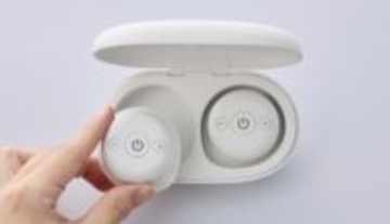 ワイヤレスイヤホン…じゃない！？直径5cmの低周波治療器でコリ解消が楽に！