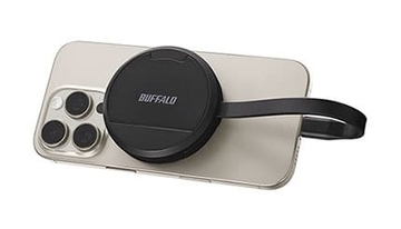 マグネット固定で簡単やり取り バッファローのスマホ用カードリーダー 最大95Wで充電しながら使える