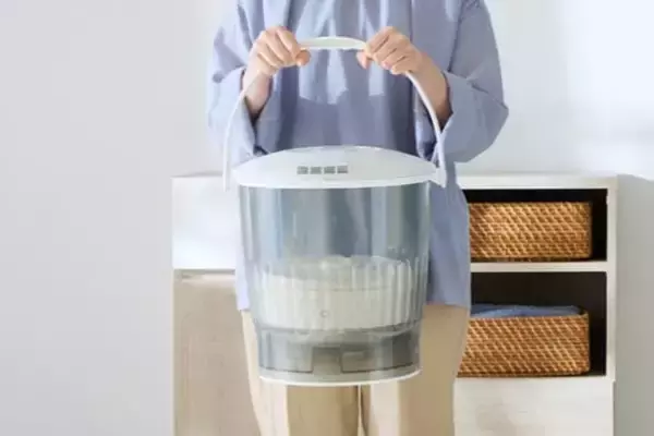 「分けて洗いたい…」 汚れたスニーカーや運動着の洗濯に便利なバケツ型洗濯機が登場