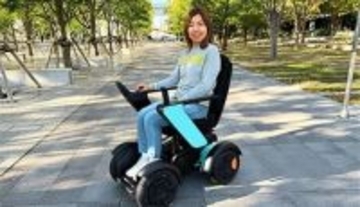 乗ること自体が前向きになれる歩行領域モビリティ「たのシーモ」