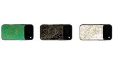 iPhone 17用ケース、電池なしでLEDが光る「東京回路線図」「関西回路線図」「北斎画 神奈川沖浪裏」を描写