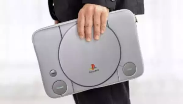 セブン-イレブンで買える 初代プレステ型のマルチクッションケースが7月発売