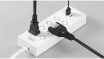 無駄な個口を減らせて配線にも困らない 縦でも横でも挿せる電源タップ「コンセント革命タップ」