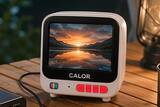 「手のひらサイズのレトロなテレビ Android搭載で使い方広がる「CaloR C1」」の画像1