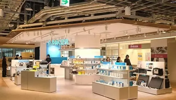 困ったらAnker Store？ 空港・駅チカ好立地 ニュウマン高輪の直営店には何がある？ 充電済みモバブだけじゃない品揃え