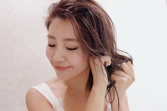 貫地谷しほりさんに学ぶ パサつき髪の ツヤ出しオイルテクニック 17年3月24日 エキサイトニュース