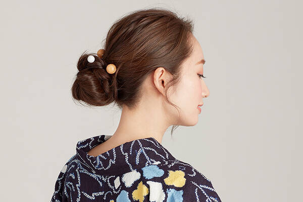 うなじにハイライト が秘訣 簡単ツイストお団子で最高に色っぽい浴衣美人に 17年7月10日 エキサイトニュース