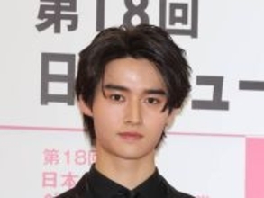 【親子初】藤岡弘、の息子・真威人がシューズベストドレッサー賞「ライダースでツーリングに行きたい」