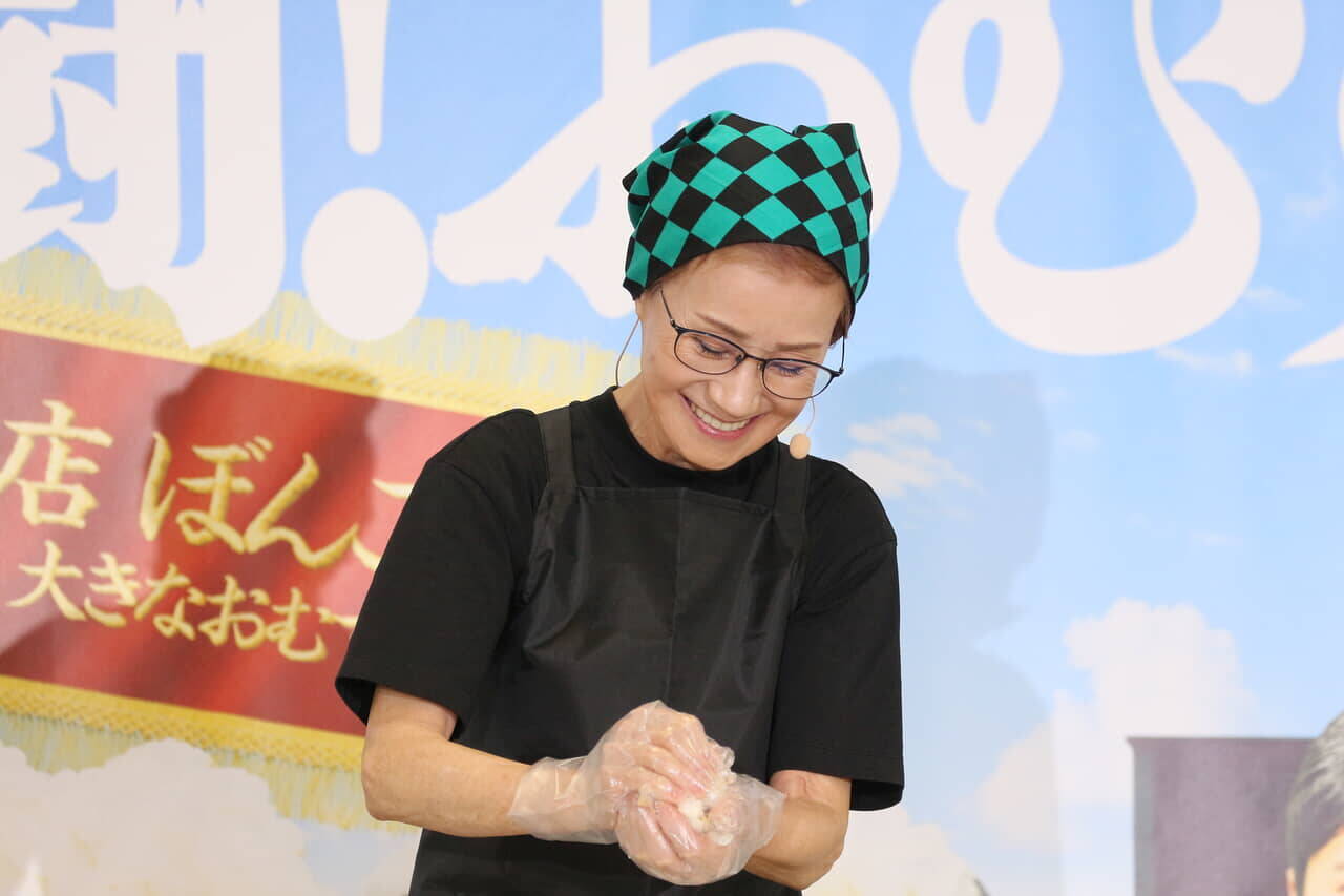 ギャル曽根「1日トータルで70個くらい食べたことがあります」ファミマおにぎりイベントで衝撃告白