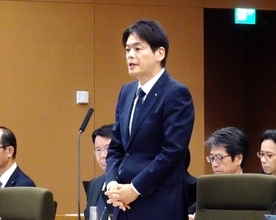 「質問を取り下げてほしい」職員は泣いて市議に懇願した…“パワハラ認定”山中横浜市長への9時間追及