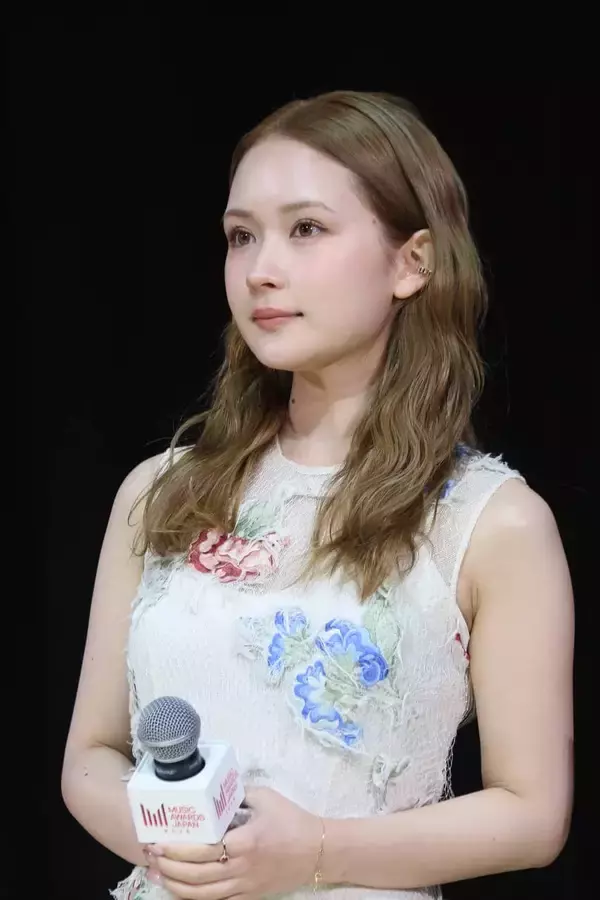 畑芽育、HANAに熱視線。「同世代のアーティストの活躍に注目しています」