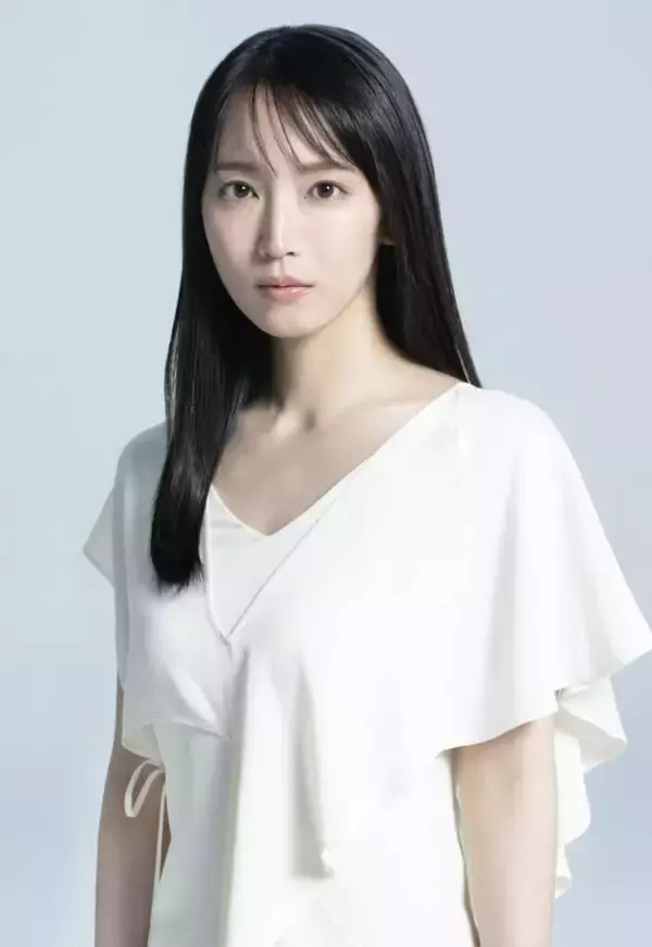 「吉岡里帆の美容デザート!? 「ヨーグルトにザクロを混ぜてシリアルを入れてメープルシロップをかけると出来上がり」」の画像