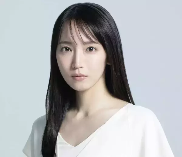 なぜ男は「吉岡里帆」のシゴデキOL姿に興奮し、癒されるのか？　吉岡が語る「全部脱ぎ捨てて身を包まれたい」その真意
