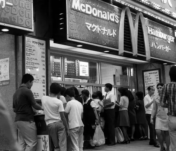 「銀座ならどこでもいい」は大間違い。マクドナルド世界記録を生んだ藤田田の“10メートル理論”【生誕100年】