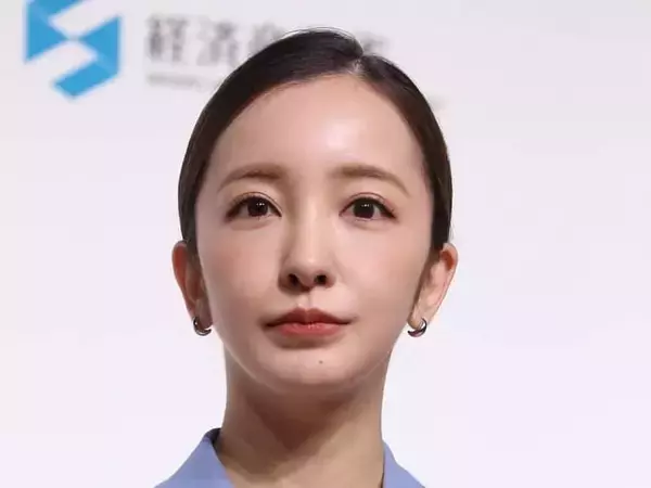 板野友美「リッツ脱衣所撮影」に猛批判！“代理人”名乗る弁護士登場も沈静化の兆し見えず