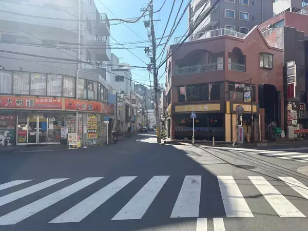 「埼玉一の風俗街からガチ中華タウンへ 西川口の老舗で食べる孔子末裔の「カエル料理」」の画像