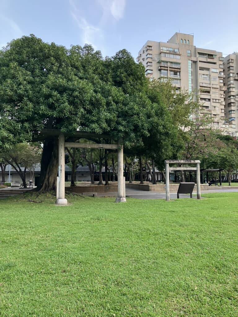 台湾へ旅をしたくなった理由。そして台北の公園で見つけた「２つの鳥居」と「台湾の歴史」【西岡正樹】