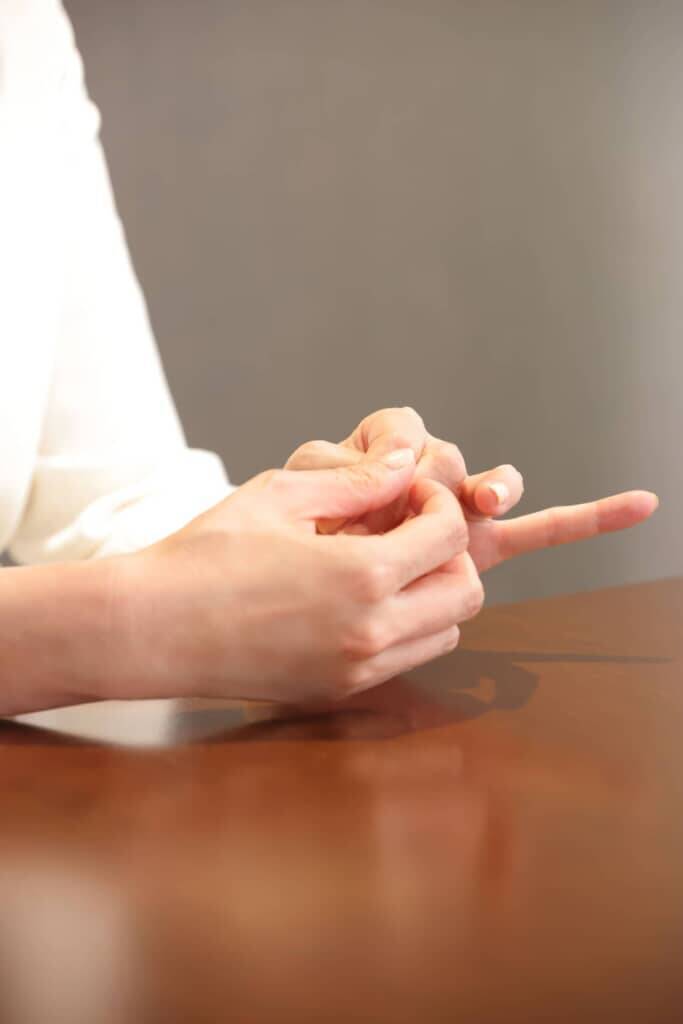 【山本モナ】なぜ弁護士を目指し、どうやって司法試験を突破したのか？   結婚・三児の母が編み出した必勝勉強法