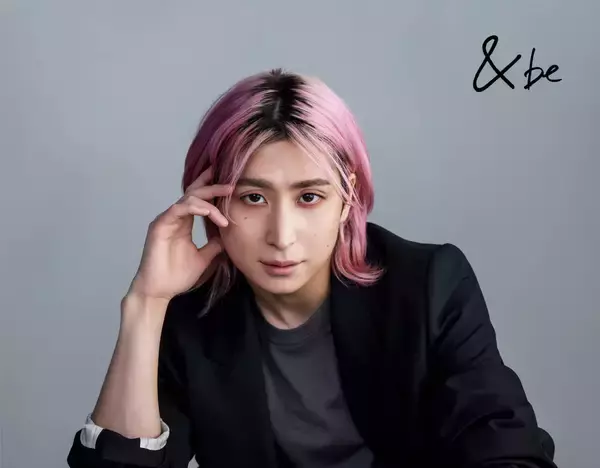 佐久間大介、河北メイクで“プロクオリティに輝く肌”披露。「&be」新CM公開