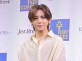 「山田涼介、自然光の中で朝のルーティンを披露「普段はもっと寝癖ついてますけどね（笑）」」の画像1