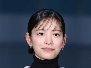 「常に新しいことにチャレンジしている」高輪ゲートシティを當真あみ＆堤真一がPR