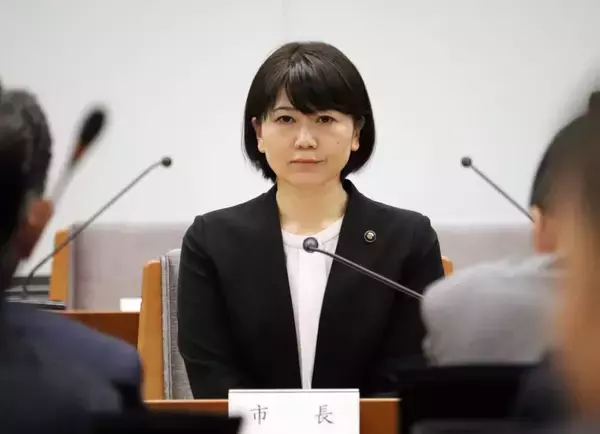 堂々続投宣言だ！“ラブホ密会”渦中の小川晶市長「公約を進めるのが責任」