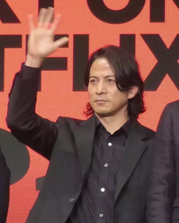 岡田准一、ブラジリアン柔術大会の写真投稿！敗戦も「仕事に活かします」