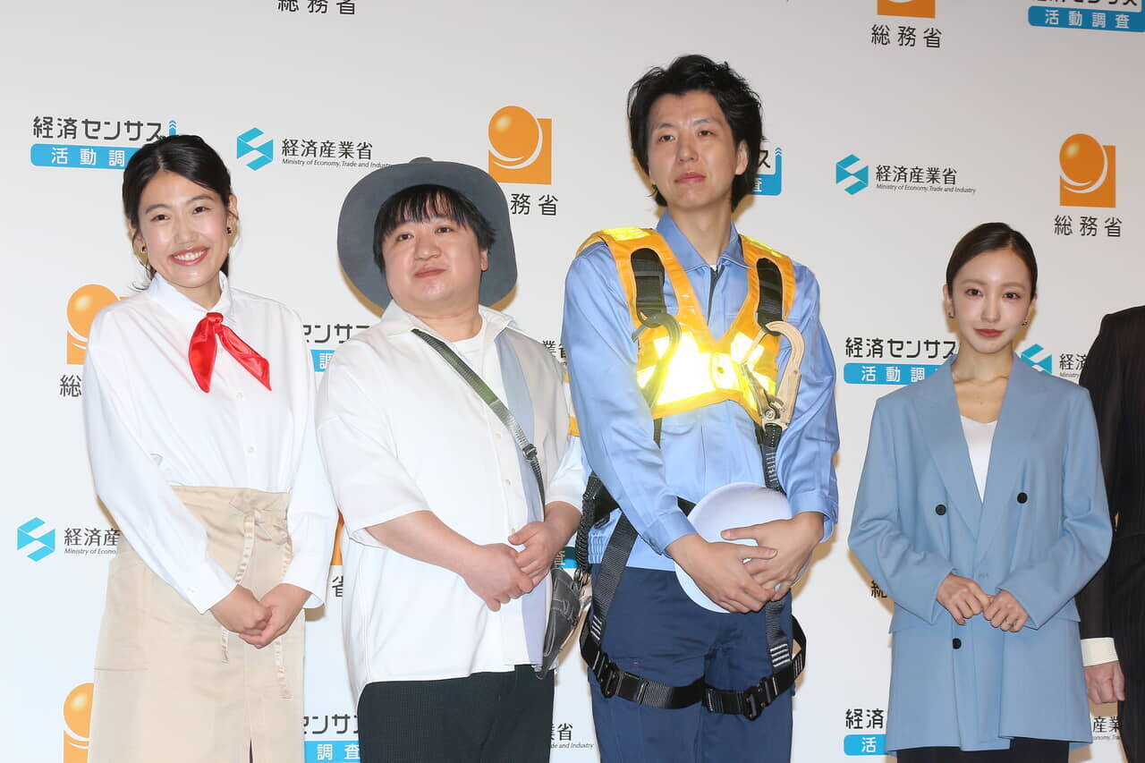 林総務大臣が板野友美を「ともちん」呼び！“経済の国勢調査”広報イベントで衝撃の一幕