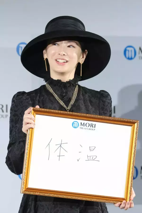 「北川景子、魔性の“貴婦人コーデ”に会場騒然！「夫はそれに嫉妬する」」の画像