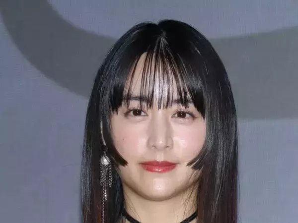 俳優の山本美月が“初体験”！SFリーガル・サスペンスドラマで女性裁判官演じる