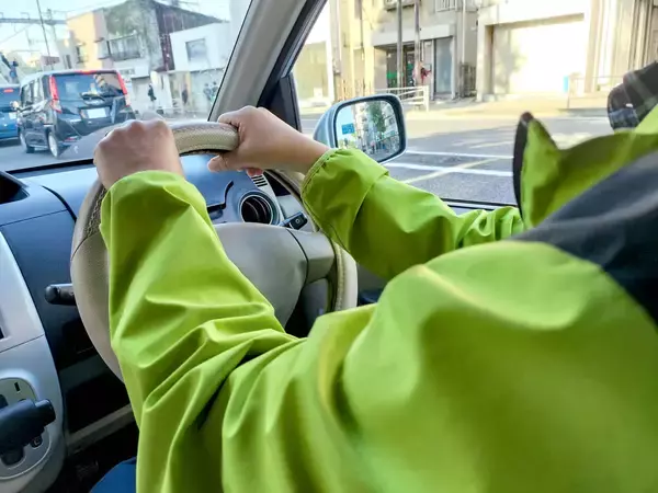 花粉症による運転への影響に警鐘　英国で「事故の危険を感じた」ドライバー約53万5000人