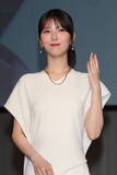 「浜辺美波、1430万円ジュエリーまとってランウェイ！「やはり緊張するなって」」の画像2