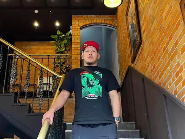 「リングでは包丁に身を投げ、家では愛娘に身を捧ぐ。狂ったデスマッチファイター・竹田誠志の純な生き様」の画像