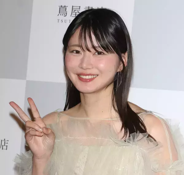 「不倫報道で大炎上したいけちゃん「今年は人生で一番辛い1年でした」写真集発売イベントでポロリ」の画像